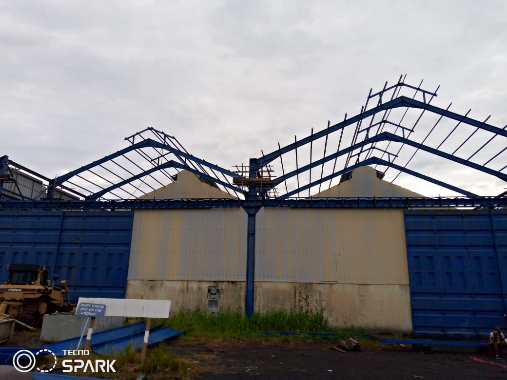 Montage charpente chantier naval limbé