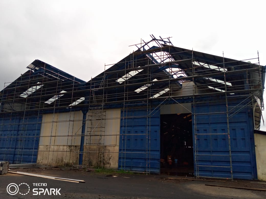 Montage charpente chantier naval limbé